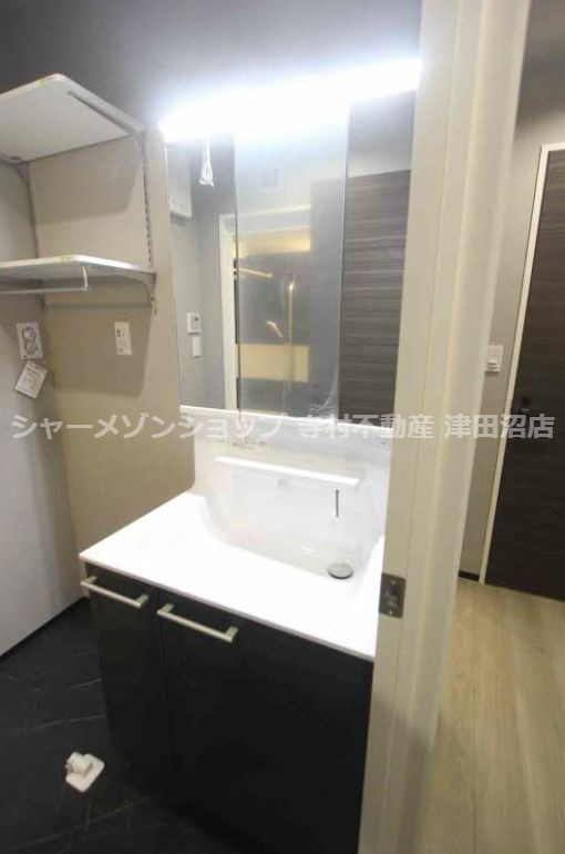 ウィンメゾン船橋伍号館の独立洗面台