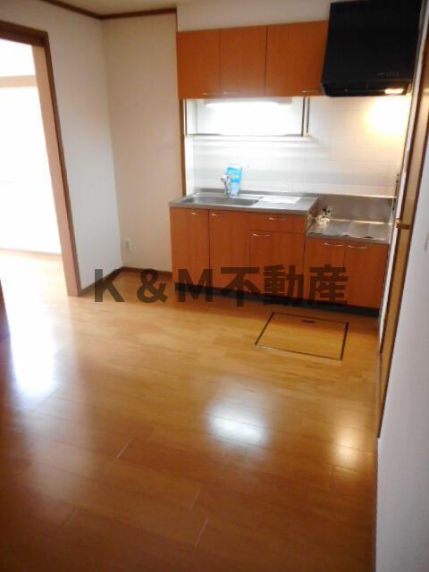 ドゥ・ジャルダンの居間・リビング|こちらのリビングで趣味の時間をお楽しみください