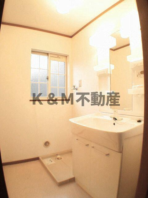 ドゥ・ジャルダンの洗面所|脱衣スペースもあります