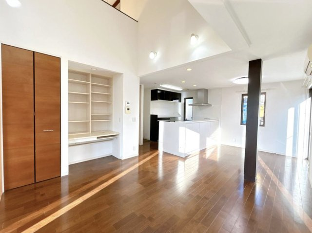 【居間・リビング】 | 比企郡嵐山町大字菅谷　中古戸建