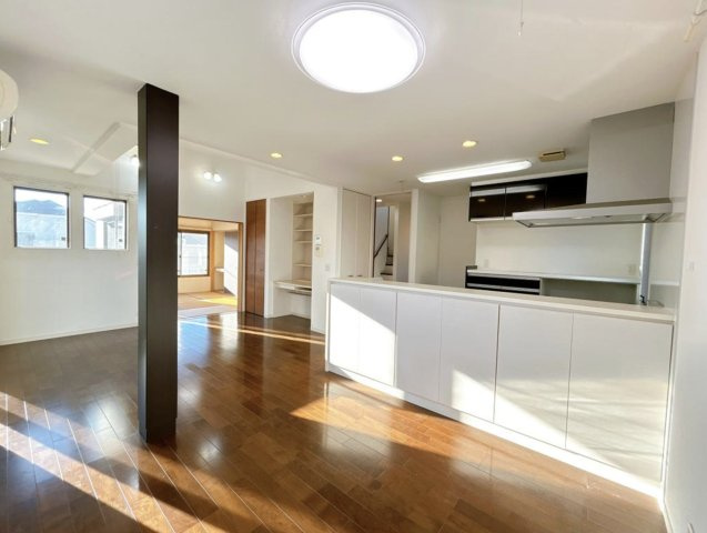 【居間・リビング】 | 比企郡嵐山町大字菅谷　中古戸建