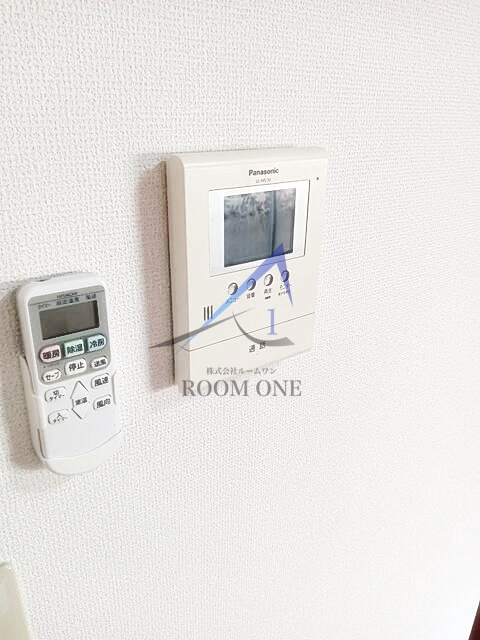 ヴィラ三條のセキュリティ|モニター付きインターホンです。