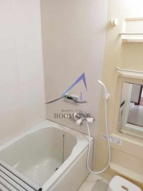 ヴィラ三條の浴室|お風呂です。