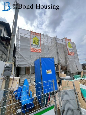 WIC等収納豊富・設備も充実　本多聞　全2棟　2号棟の前面道路含む現地写真