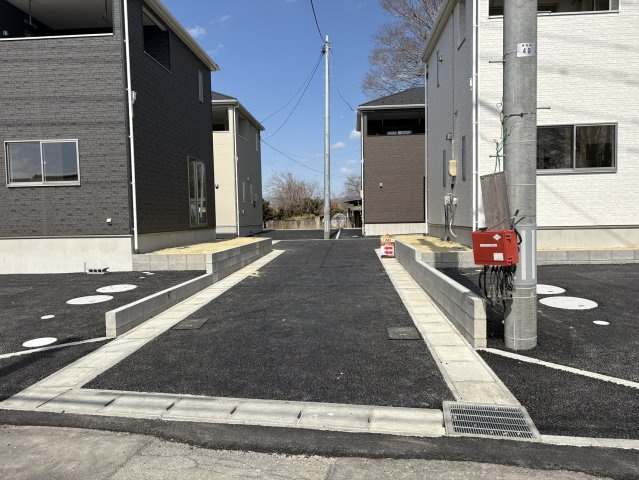 錦町御宝殿 新築一戸建ての前面道路含む現地写真