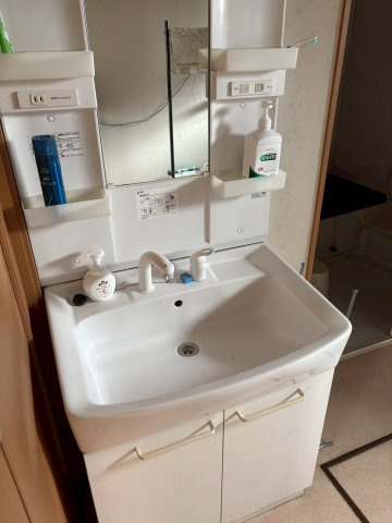 中古住宅（店舗付き）　帯広市東5条南21丁目の独立洗面台