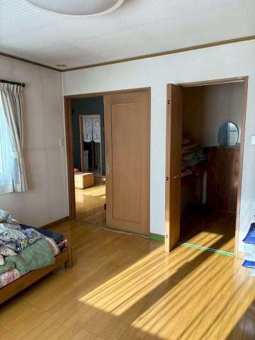 ※商談中※　中古住宅（店舗付き）　帯広市東5条南21丁目の洋室