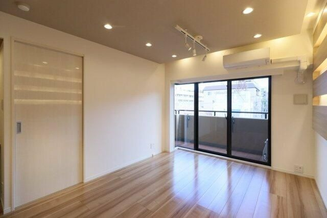 ラ・フォルム神楽坂の居間・リビング