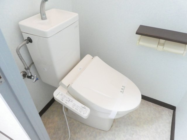 鶴居荘A棟のトイレ