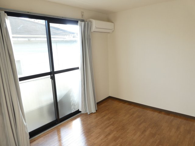 鶴居荘A棟の居間・リビング