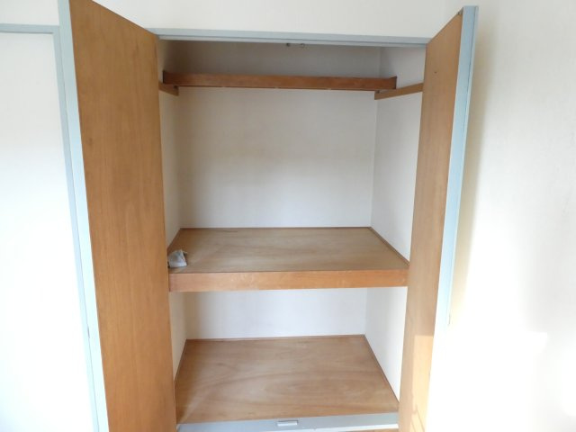 鶴居荘A棟の収納