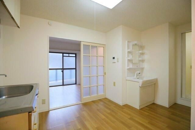 サザンパレス西日暮里の居間・リビング