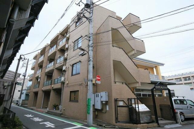 サザンパレス西日暮里の外観