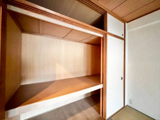 【収納】 | レックスガーデン堺東 | 全和洋室に収納有りますので、収納場所に困らず綺麗な室内をたもてますね！家族の思い出も大切にしまっておけますね！