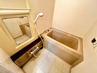 【浴室】 | レックスガーデン堺東 | 【浴室】時間短縮でシャワーだけの方も多いですが、一日の疲れを癒すため湯船に浸かれば心身ともにリラックスできますね♪