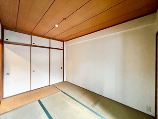 【和室】 | レックスガーデン堺東 | 【和室ありますよ】一息つく時の癒しの空間や客間にも使えますね♪リビングの横にあるので、お子様のお昼寝場所にも良いですね♪