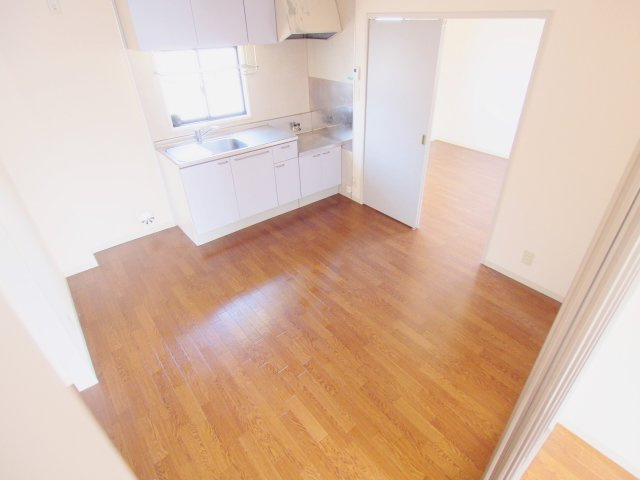 フォーレス日の出 Aの居間・リビング