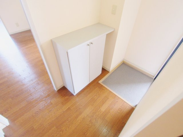 フォーレス日の出 Aの玄関