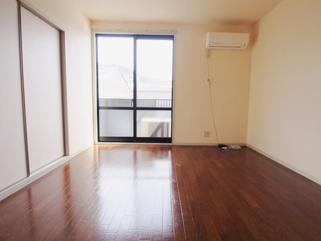 フォーレス日の出 Aの洋室