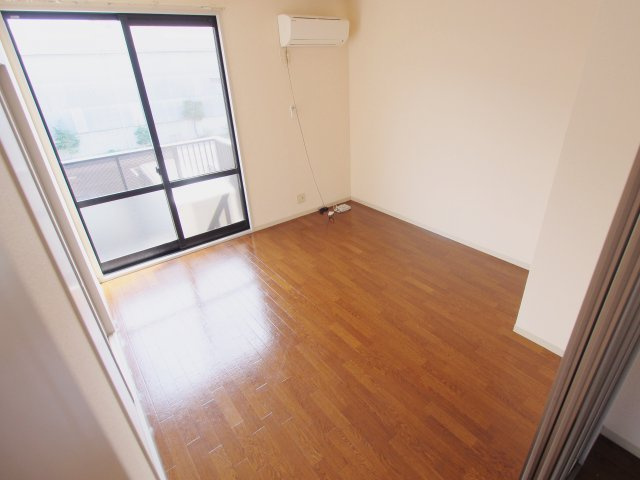 フォーレス日の出 Aの寝室