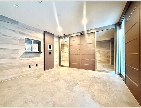 エスリード鶴舞グランパークスのエントランス