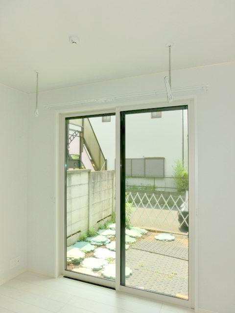 イリゼ松庵の内装|★雨でも洗濯物が干せる室内物干フック付きです♪