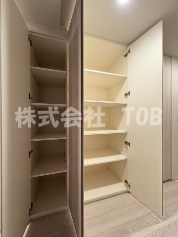 【収納】 | ブランシエスタ荻窪 | 玄関ホール　収納