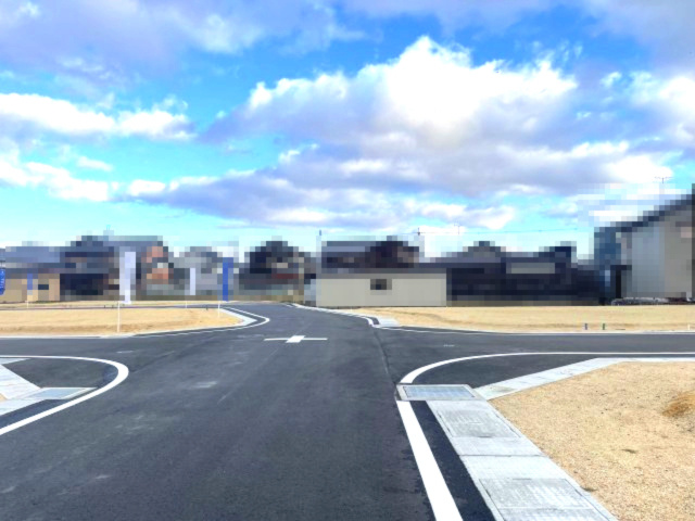 大津市本堅田2丁目分譲地（24号地）の前面道路含む現地写真