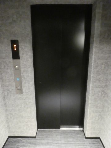 もちろん居住者専用エレベータ付きです。