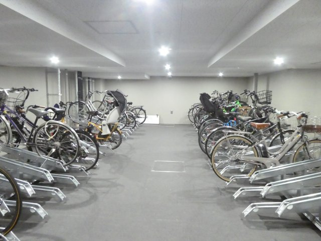 安心の屋内自転車置場
