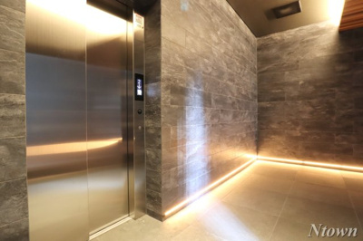 【ロビー】 | メイクス新栄 | 落ち着いたロビーです