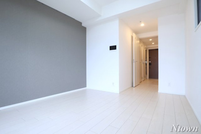 【居間・リビング】 | メイクス新栄 | こちらのリビングで趣味の時間をお楽しみください