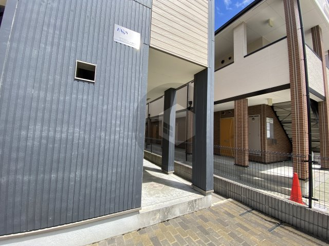 エスティーム2番館のエントランス