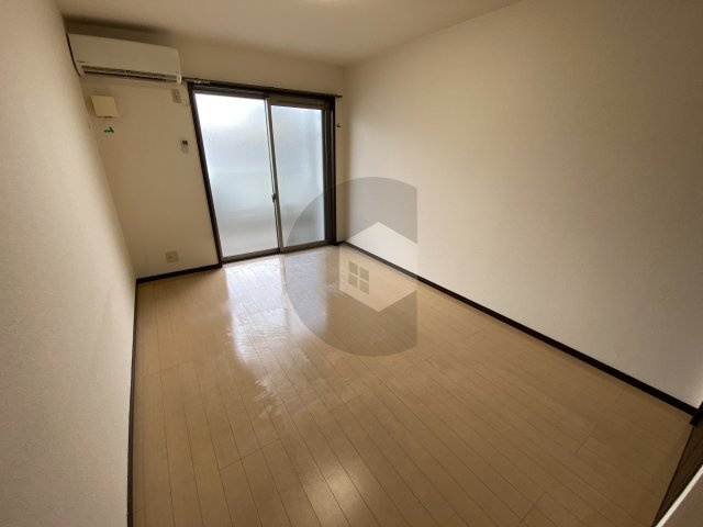 エスティーム2番館の居間・リビング