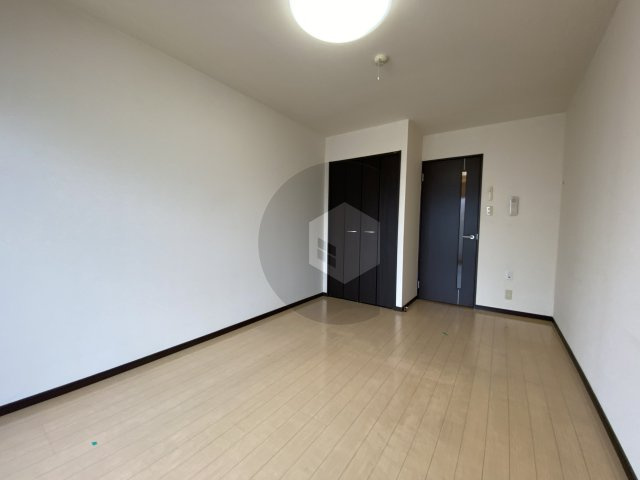 エスティーム2番館の居間・リビング