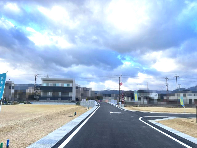 大津市本堅田2丁目分譲地（22号地）の前面道路含む現地写真