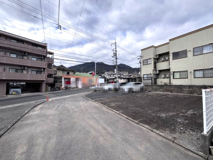 売土地　上安2丁目の前面道路含む現地写真