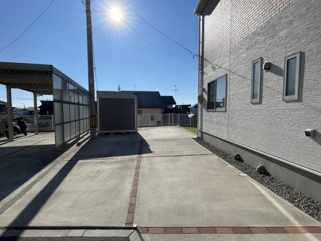 中古戸建・中古住宅　郡山市片平町出磬東　小山田小・第六中の駐車場|駐車場は車種にもよりますが、2～3台駐車可能です。