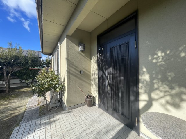 岡山市北区高松原古才戸建のその他|・正面玄関