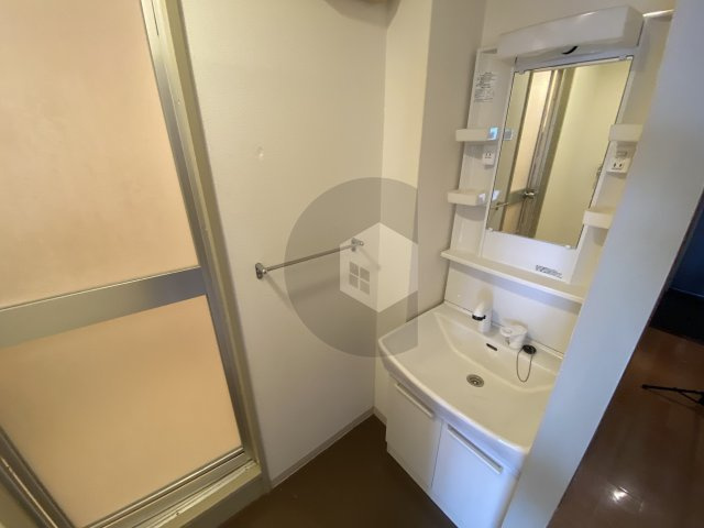 Courregesの洗面所