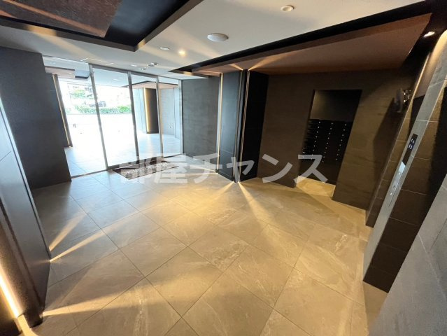 ラ・プレス新栄のロビー|建物の内部です