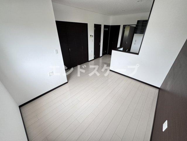 Emerald squareの居間・リビング|高崎、前橋、伊勢崎エリアのお部屋探しはエンドスケープまで！お客様の理想お聞かせ下さい♪