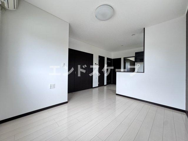 Emerald squareの居間・リビング|高崎、前橋、伊勢崎エリアのお部屋探しはエンドスケープまで！お客様の理想お聞かせ下さい♪