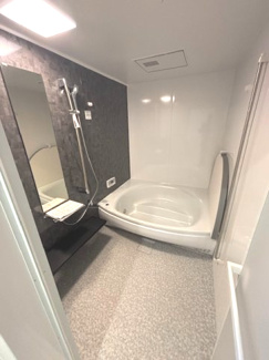 【浴室】 | 中区江波二本松2丁目（江波電停）全3区画　C号棟 | ゆっくり足を伸ばせるお風呂です