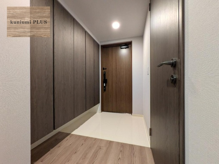 ローレルタワー堺筋本町の玄関