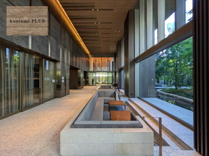 ローレルタワー堺筋本町のエントランス