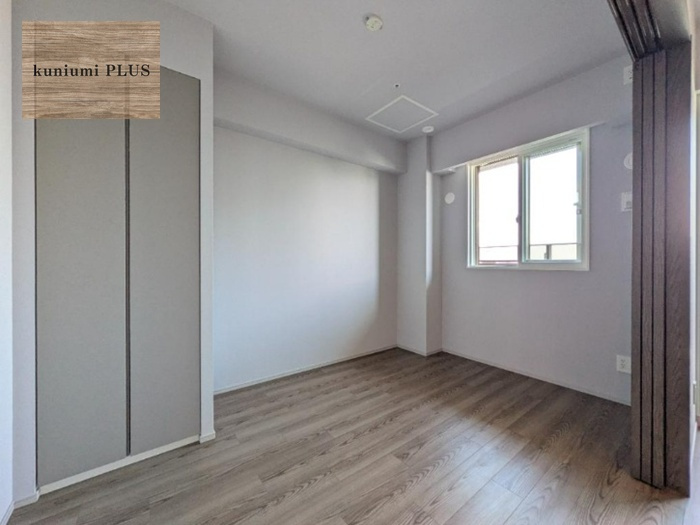 ローレルタワー堺筋本町の洋室