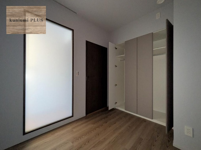 ローレルタワー堺筋本町の洋室