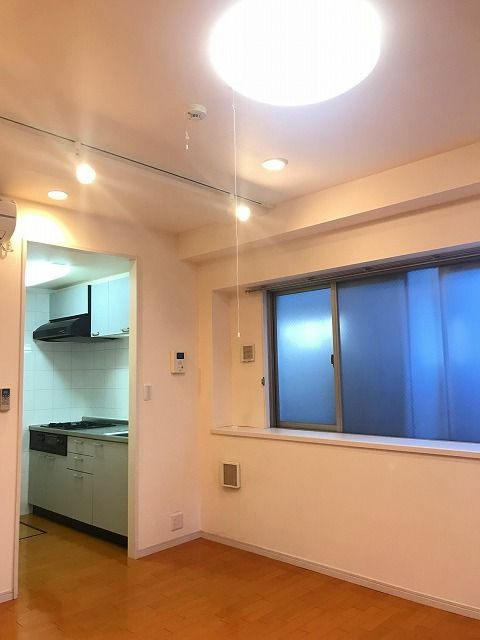 松濤アダージョの居間・リビング|■11.5畳■２面採光■南向き