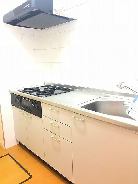 松濤アダージョのキッチン|■グリル機能付き３口ガスコンロシステムキッチン